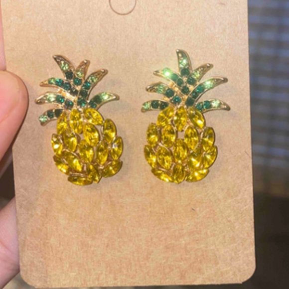 Tropcial Pineapple Stud Earrings - Picture 8 of 8